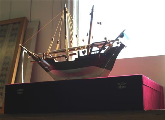 Wooden model of a Kuwaiti dhow (Al-Boom), in velour-covered case